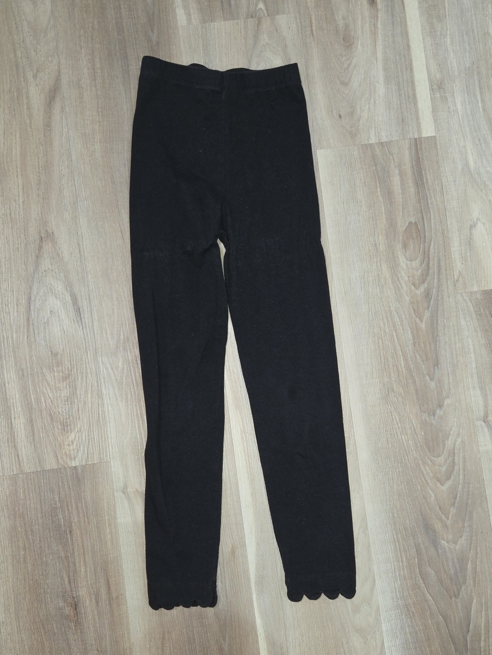 ♡•Counting Daisies• Little Girls Black Scalloped Leggings